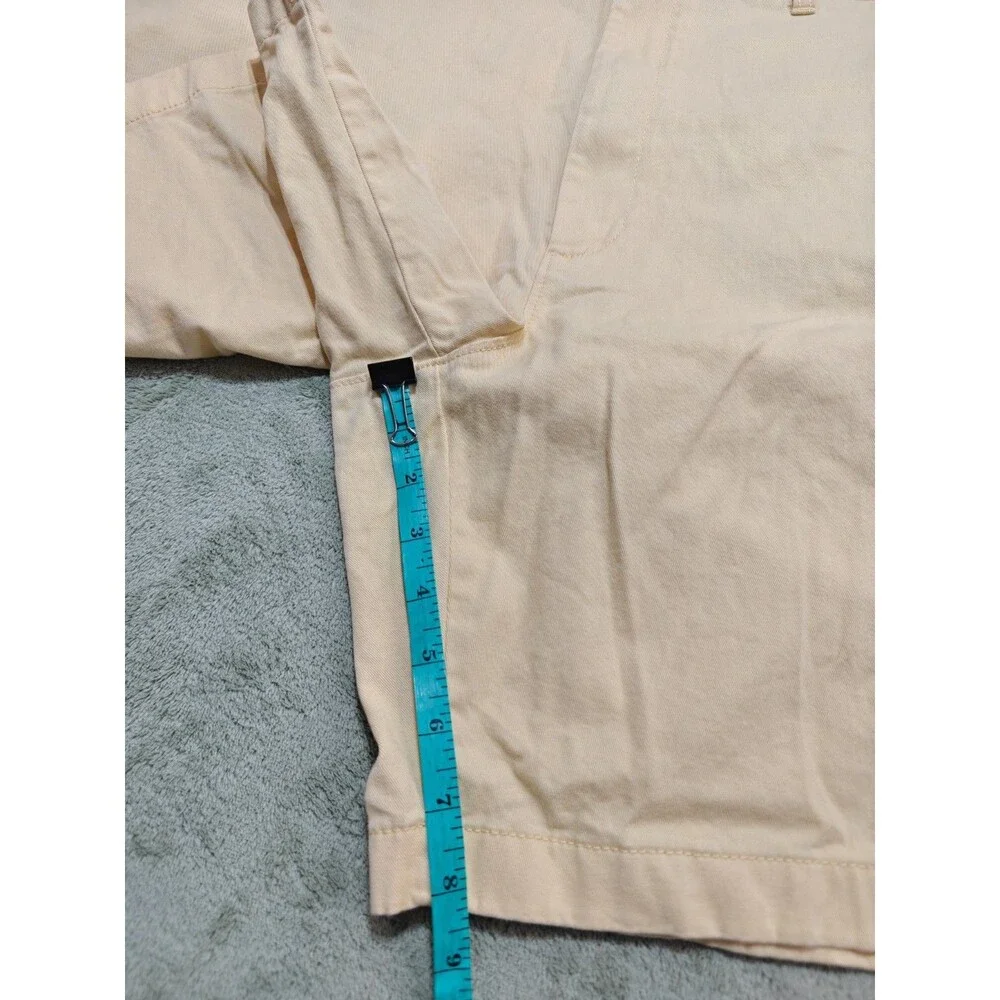 Roundtree & Yorke Mens Sz 50 Chino Shorts Light Yellow Stretch Flat Front Casual